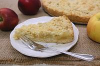 Italian Apple Crumble Cake - Sbriciolata di Mele