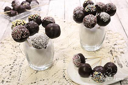 Chocolate Banana Cake Pops