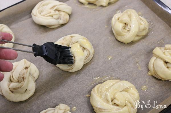 Swedish Cinnamon Buns - Kanelbullar - Step 21