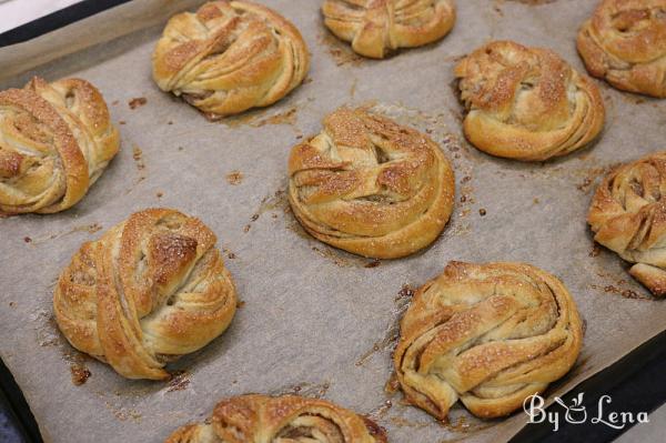 Swedish Cinnamon Buns - Kanelbullar - Step 23