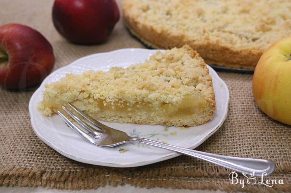 Italian Apple Crumble Cake - Sbriciolata di Mele